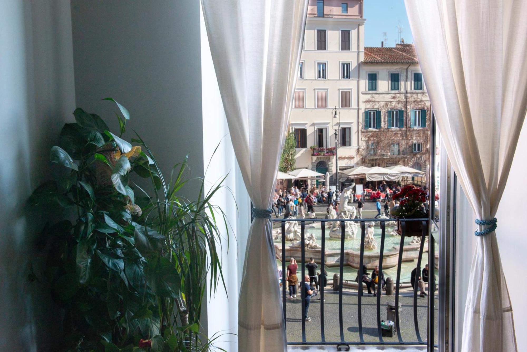 ローマNavona Charming Balconyアパートメント エクステリア 写真